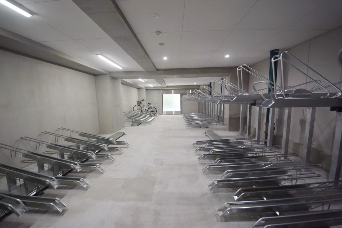 物件内観写真8　(駐車場)