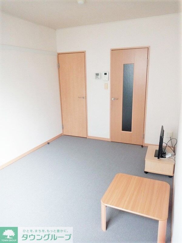 物件内観写真2　(備品は部屋毎に異なります。１Ｆのみフローリング)