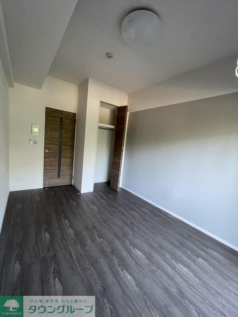 物件内観写真3　(リビング/居室)