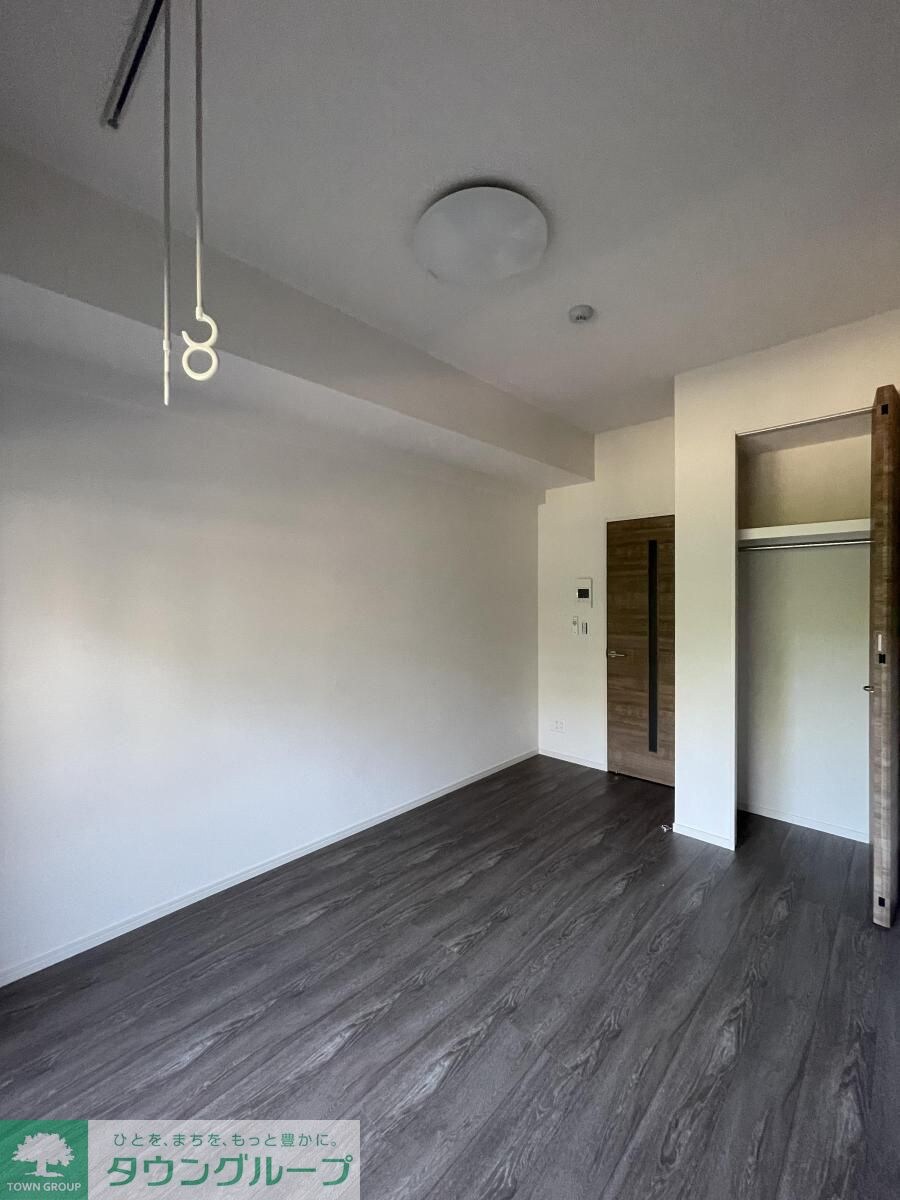 物件内観写真4　(リビング/居室)