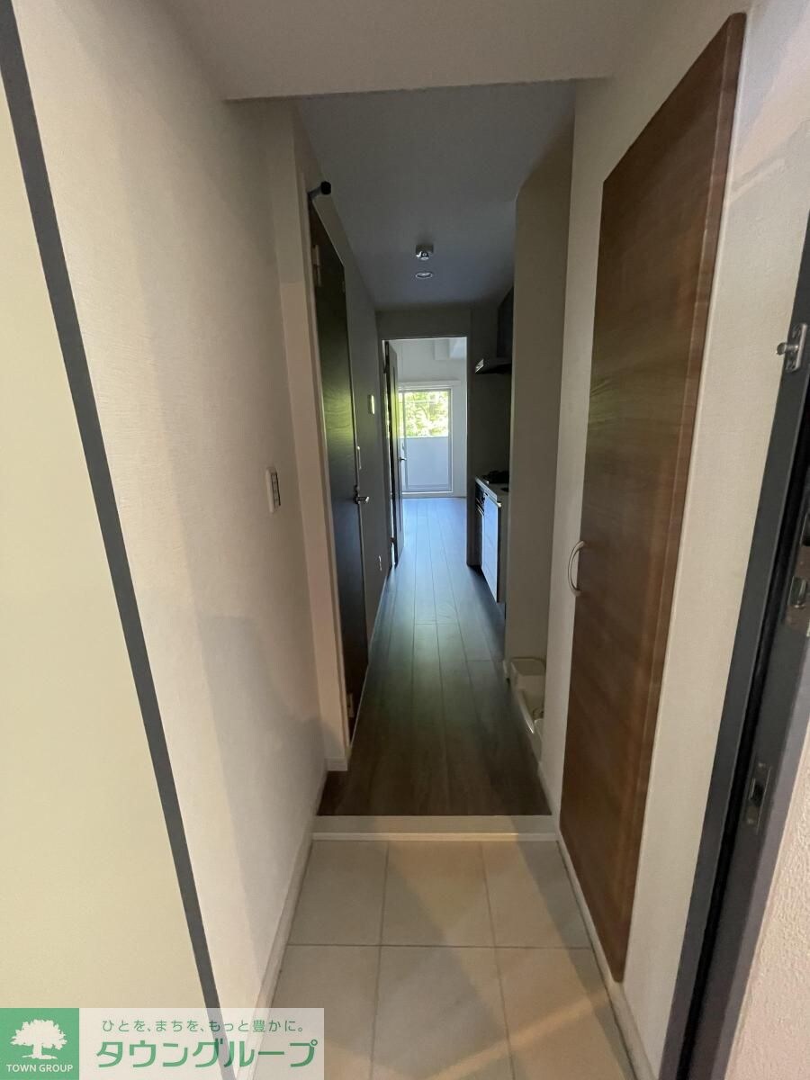 物件内観写真16　(玄関)