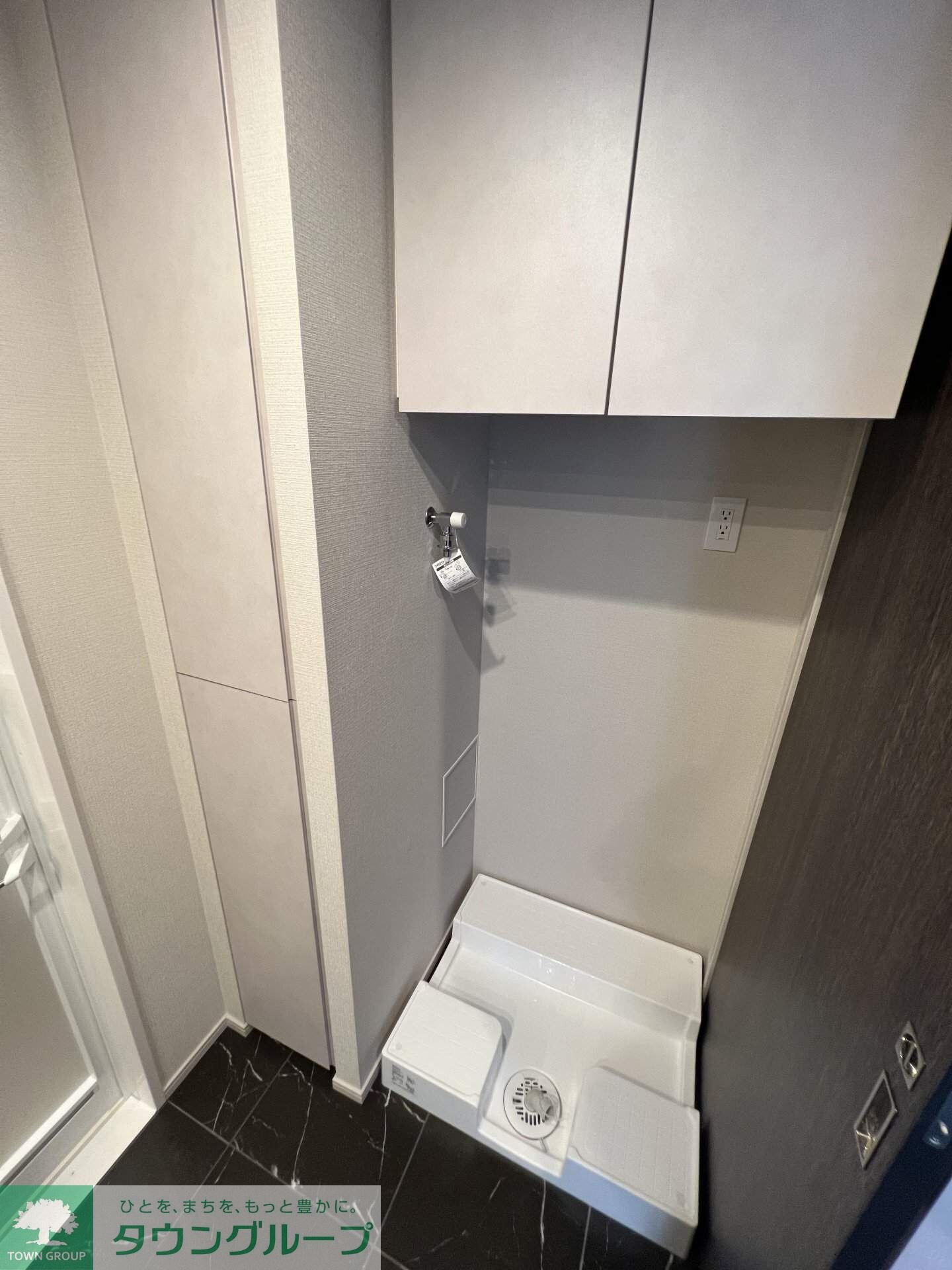 物件内観写真6　(エントランス)