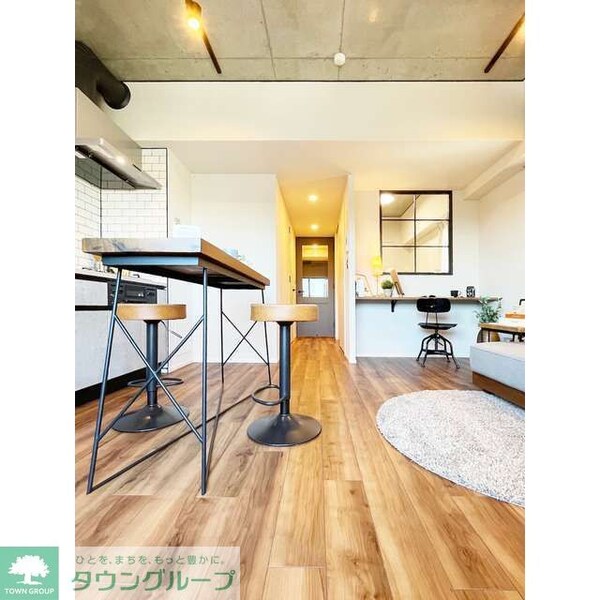 リビング・居室(【家具/調度品に関しては配置例を示したものであり、実際の賃…)