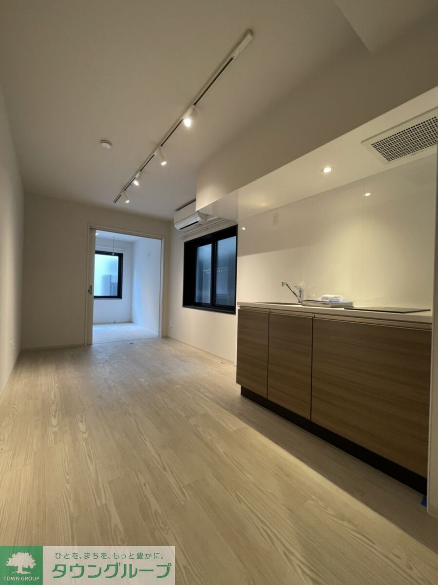 物件内観写真4　(リビング/居室)