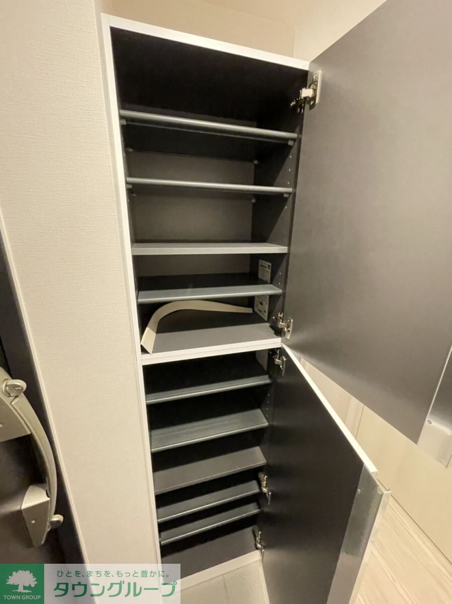 物件内観写真13　(玄関)