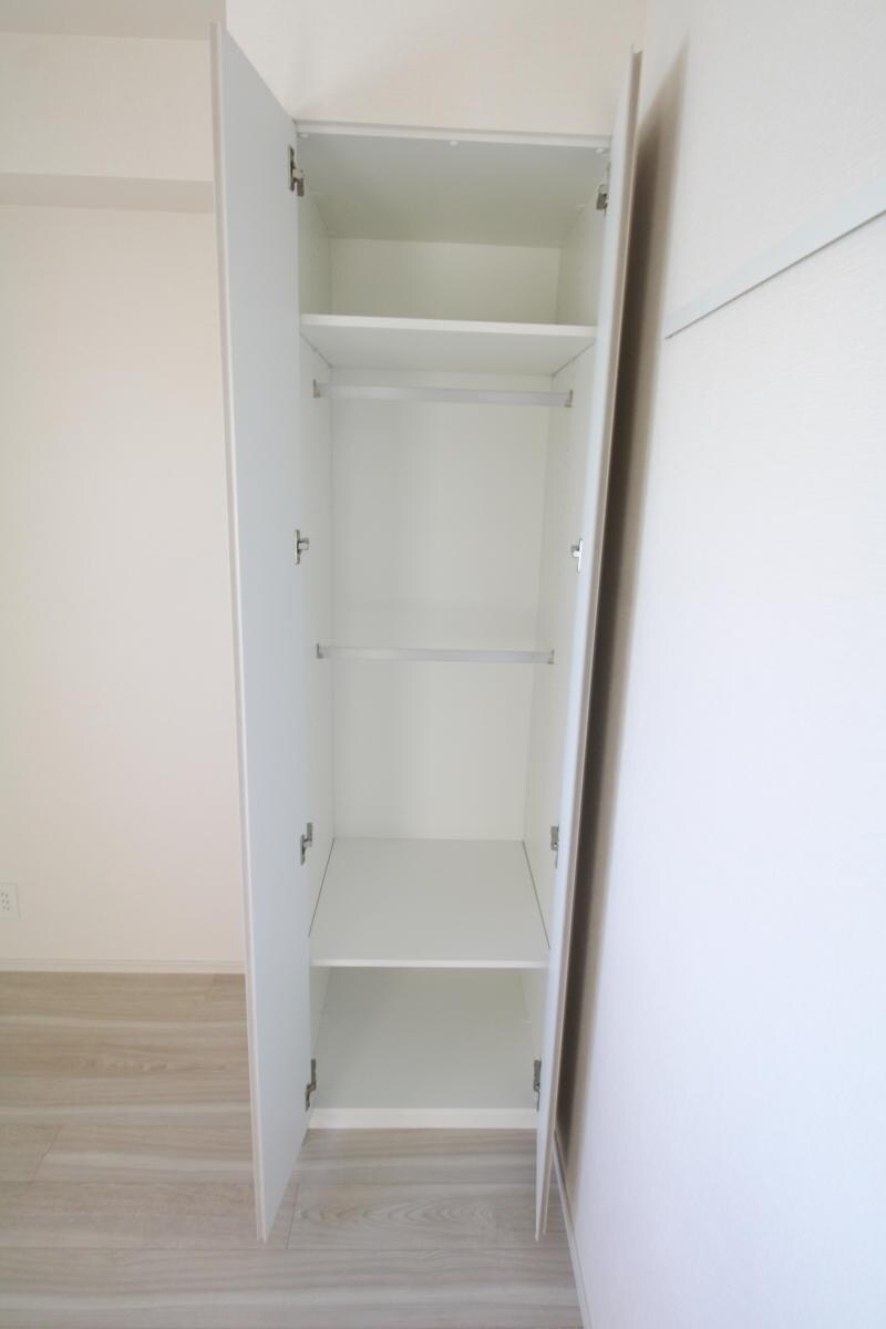 物件内観写真4　(収納)