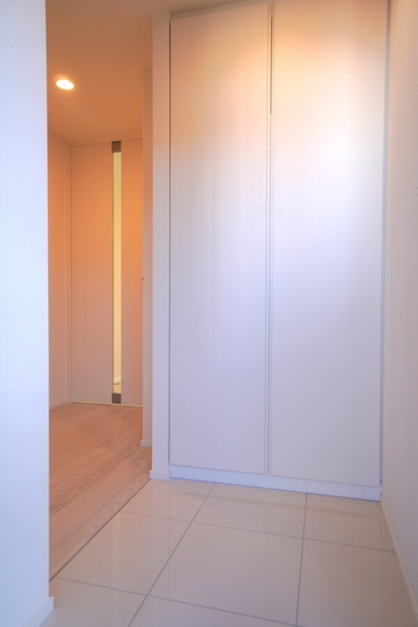 玄関(※写真は同タイプ住戸です。)