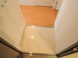 物件内観写真8　(玄関)