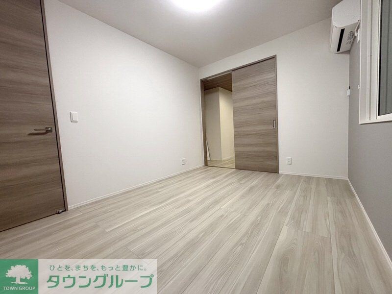 物件内観写真17　(リビング/居室)