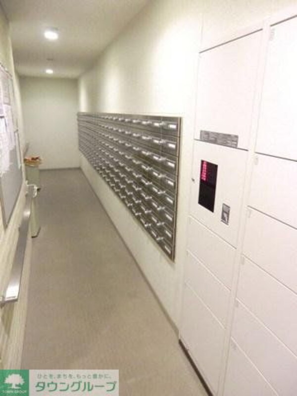共有部分(メールボックス、宅配ボックス完備)