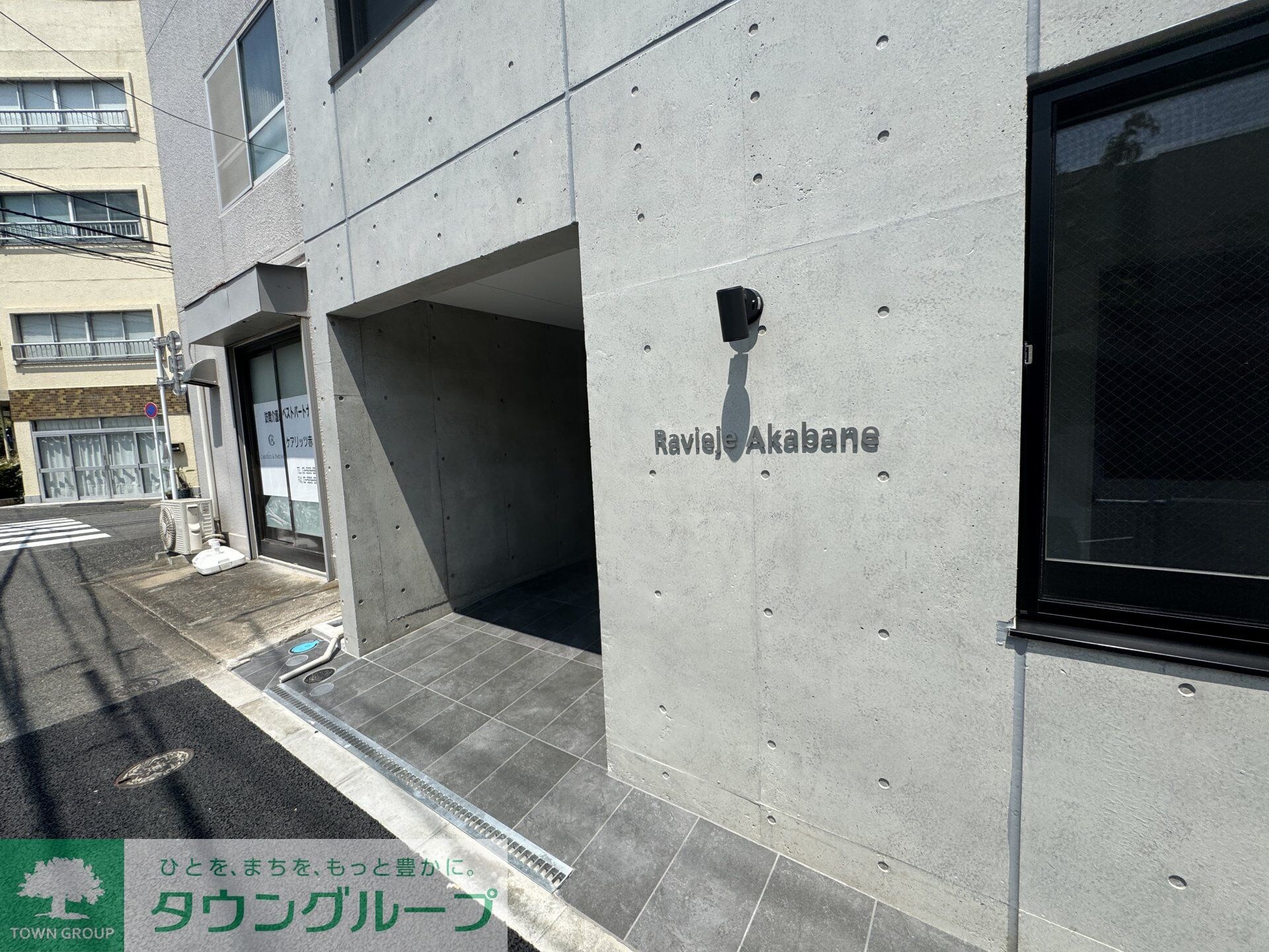 物件内観写真5　(エントランス)