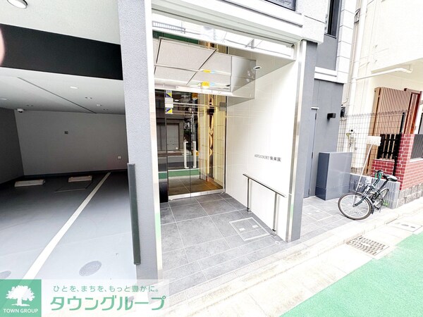 エントランス(駐車場)