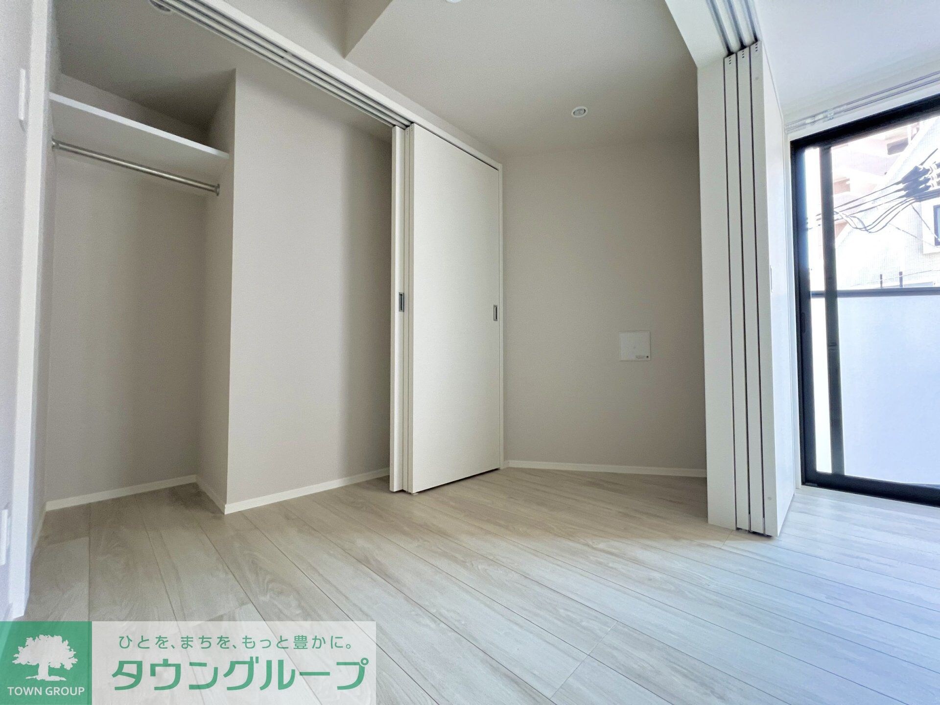 物件内観写真13　(リビング/居室)