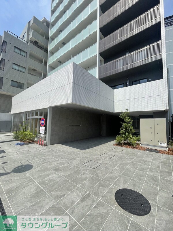 エントランス(駐車場)