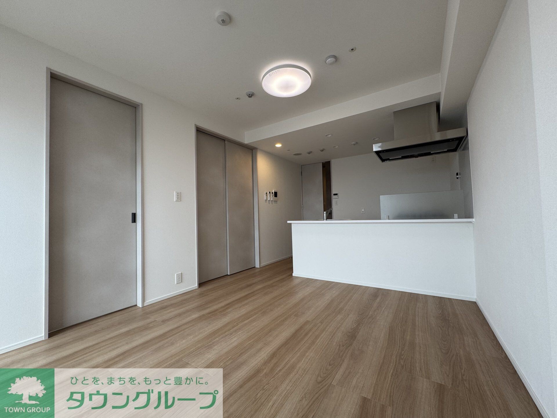 物件内観写真2　(リビング/居室)