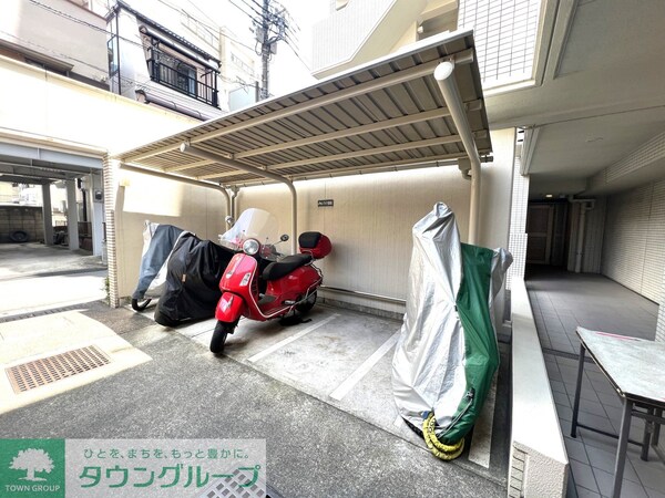 その他(バイク置き場)