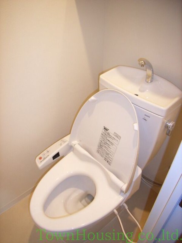 トイレ(Bタイプ2009年3月撮影 同タイプ1303号室の写真です。)