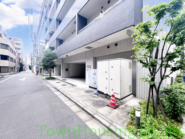エントランス(お問合せは(株)タウンハウジングレジデンス事業部【03-…)