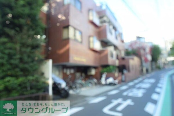 エントランス(部屋探しは株式会社　タウンハウジング　までお気軽にお問合せ…)