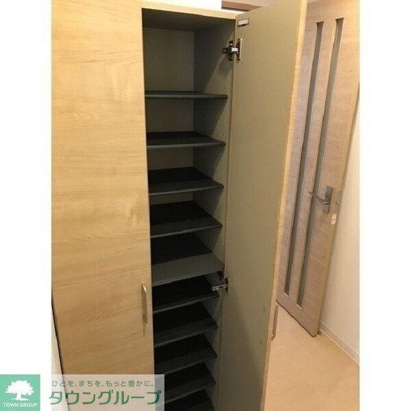 玄関(※同タイプ別室写真)