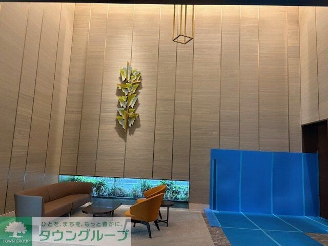 物件内観写真12　(エントランス)