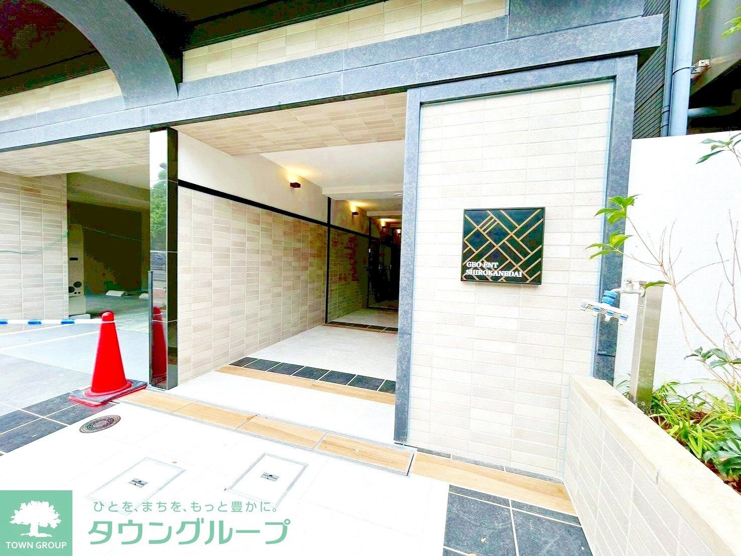 物件内観写真11　(エントランス)