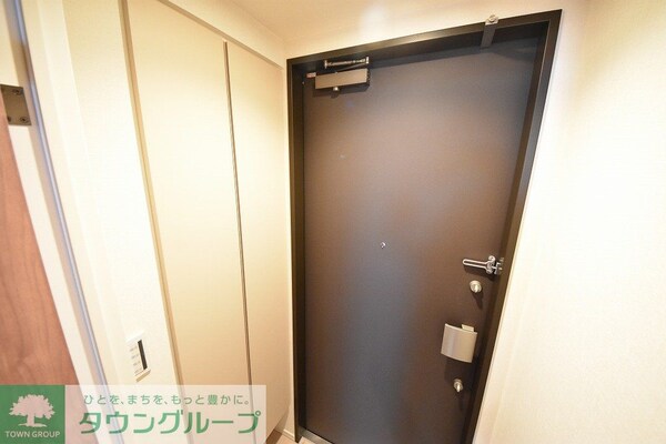 玄関(お問合せは(株)タウンハウジング東京へ)