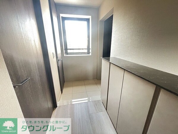 玄関(※別タイプ部屋写真参考※現況優先となります※)