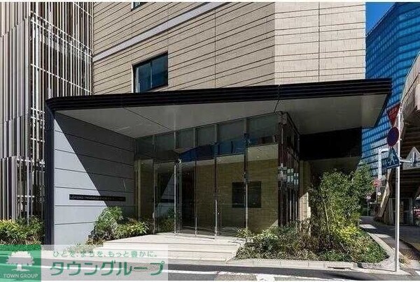 エントランス(部屋探しは株式会社　タウンハウジング　までお気軽にお問合せ…)