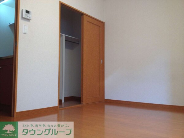 リビング・居室(1Fはフローリング、2F以上は絨毯になります)