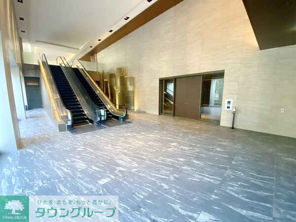 ロビー(部屋探しは株式会社　タウンハウジング　までお気軽にお問合せ…)