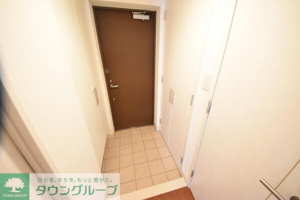玄関(お問合せは(株)タウンハウジングレジデンス事業部【03-…)