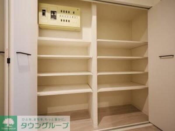 収納(お問合せは(株)タウンハウジング東京へ)