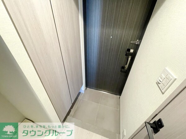 玄関(お問合せは(株)タウンハウジング東京へ)