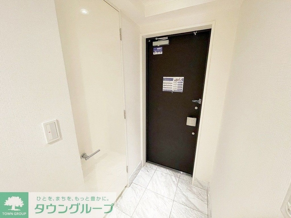 玄関(お問合せは(株)タウンハウジングレジデンス事業部【03-…)