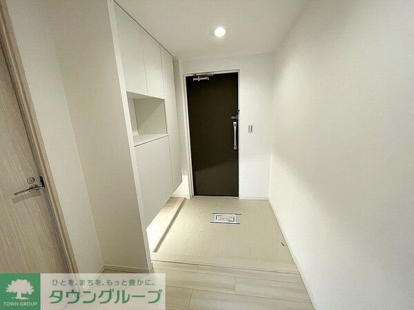 玄関(お問合せは(株)タウンハウジングレジデンス事業部　赤坂店・…)