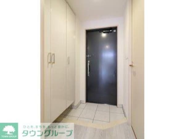 玄関(お問合せは(株)タウンハウジング東京へ)