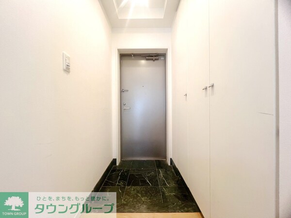 玄関(お問合せは(株)タウンハウジング東京へ)