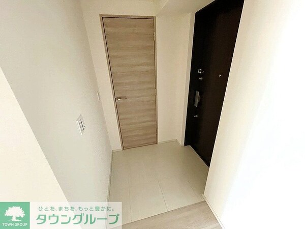 玄関(お問合せは(株)タウンハウジングレジデンス事業部　赤坂店・…)