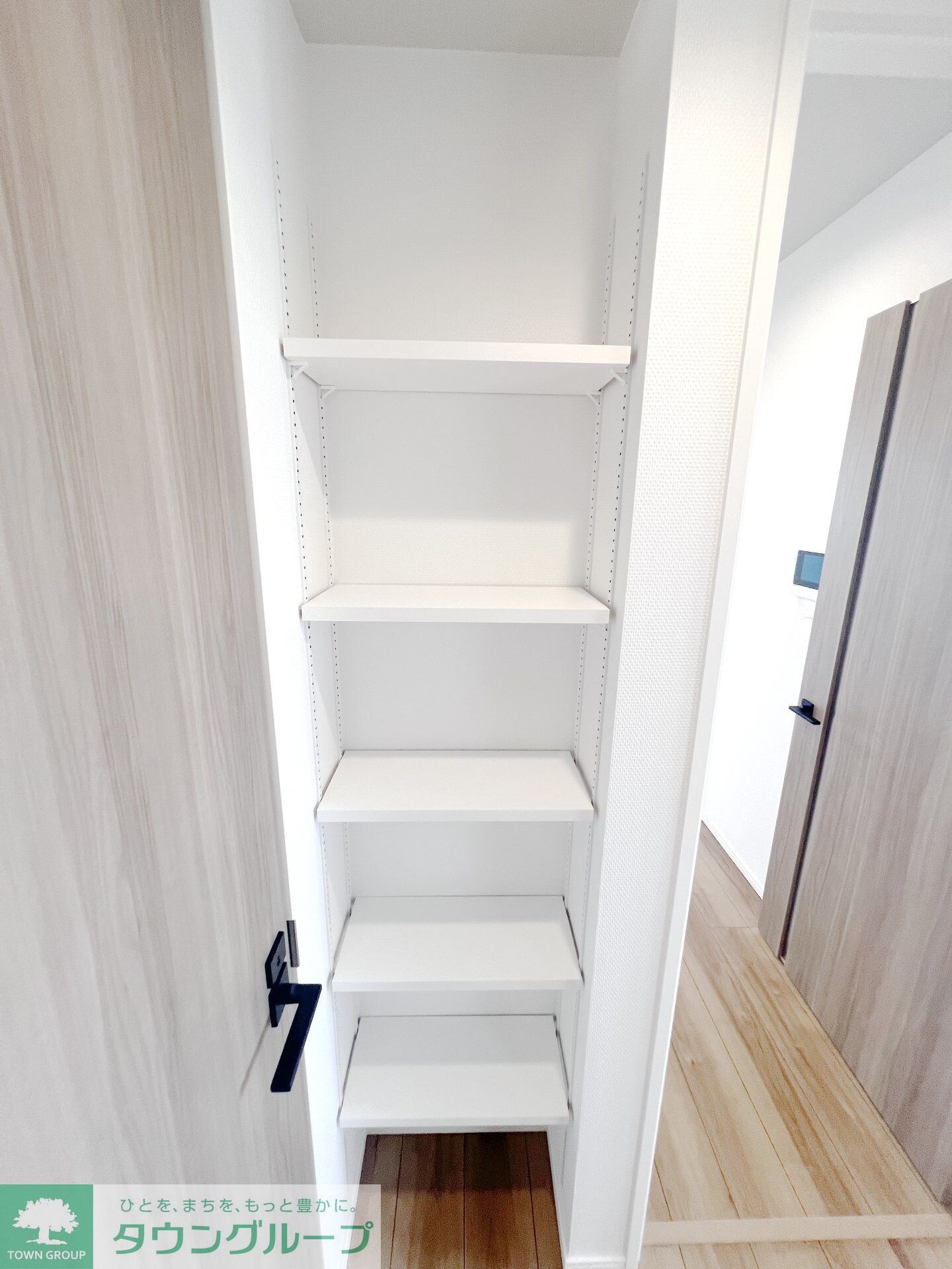 物件内観写真10　(収納)