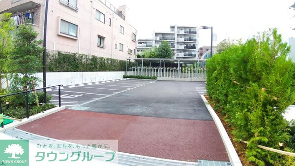 駐車場(庭)