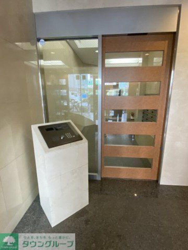 ロビー(部屋探しは株式会社　タウンハウジング　までお気軽にお問合せ…)