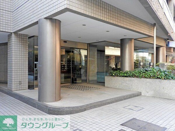 エントランス(お問合せは(株)タウンハウジングレジデンス事業部【03-…)