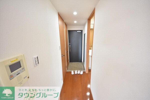 玄関(お問合せは(株)タウンハウジングレジデンス事業部　赤坂店・…)