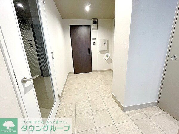 玄関(お問合せは(株)タウンハウジングレジデンス事業部【03-…)