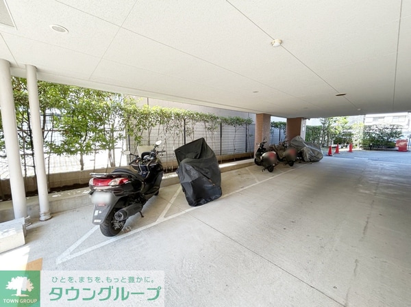 その他(バイク置き場)