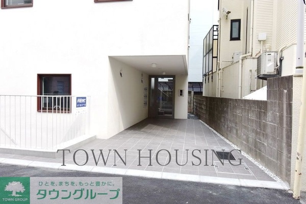 エントランス(お問合せは(株)タウンハウジング東京へ)