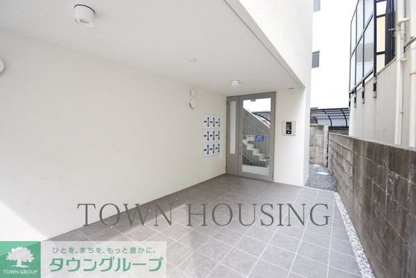 エントランス(お問合せは(株)タウンハウジング東京へ)