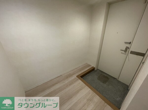 玄関(お問合せは(株)タウンハウジング東京へ)