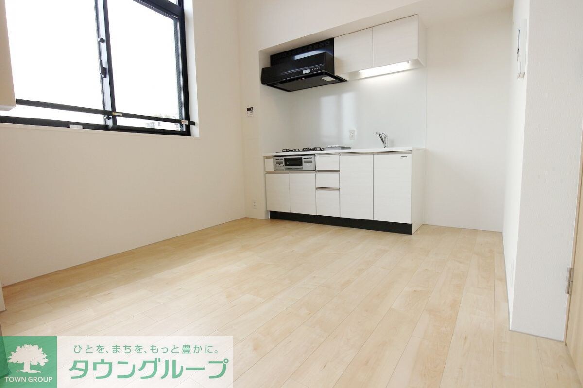 物件内観写真2　(リビング/居室)